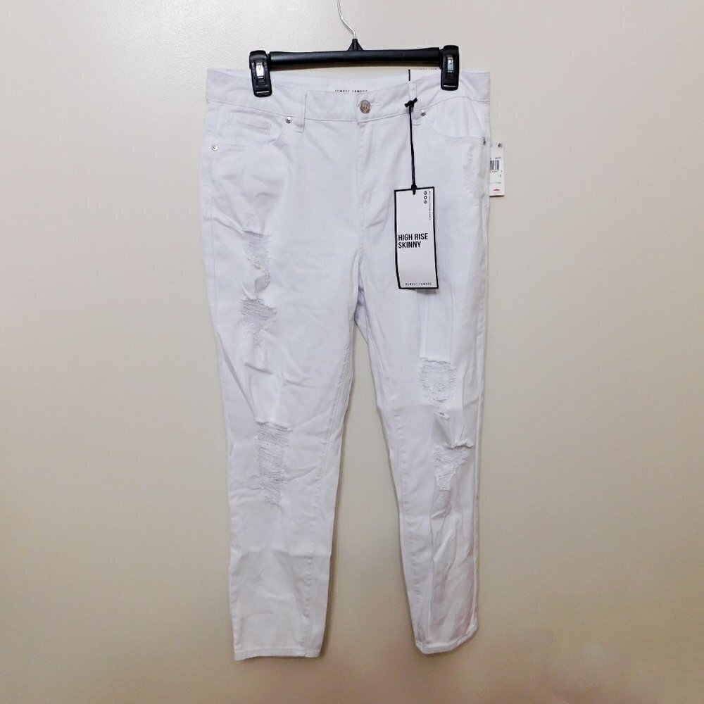 JR106 Almost Famous Juniors' Destructed High-Rise Skinny Jeans Size 13 / 32 x 27